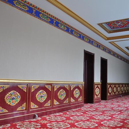 Overseas Tibetan Hotel Xiahe Buitenkant foto