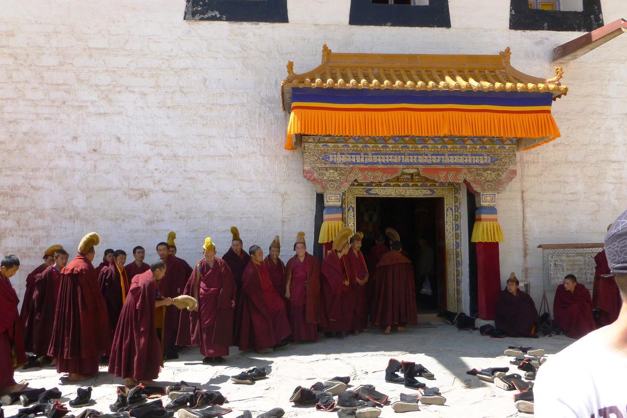 Overseas Tibetan Hotel Xiahe Buitenkant foto